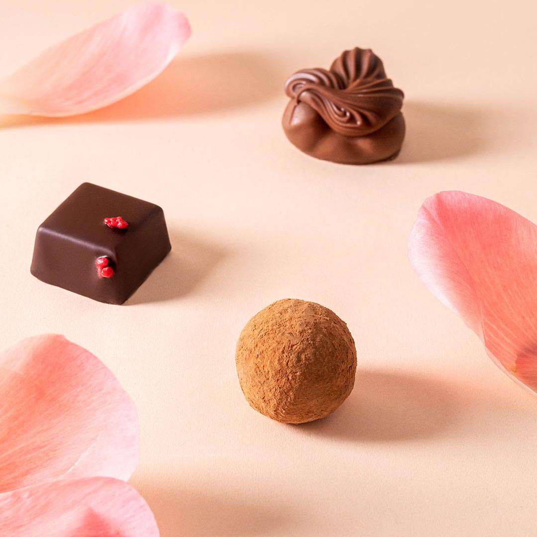 Presentación de Bombones combinados caja dia de la madre 650g, en formato a granel.