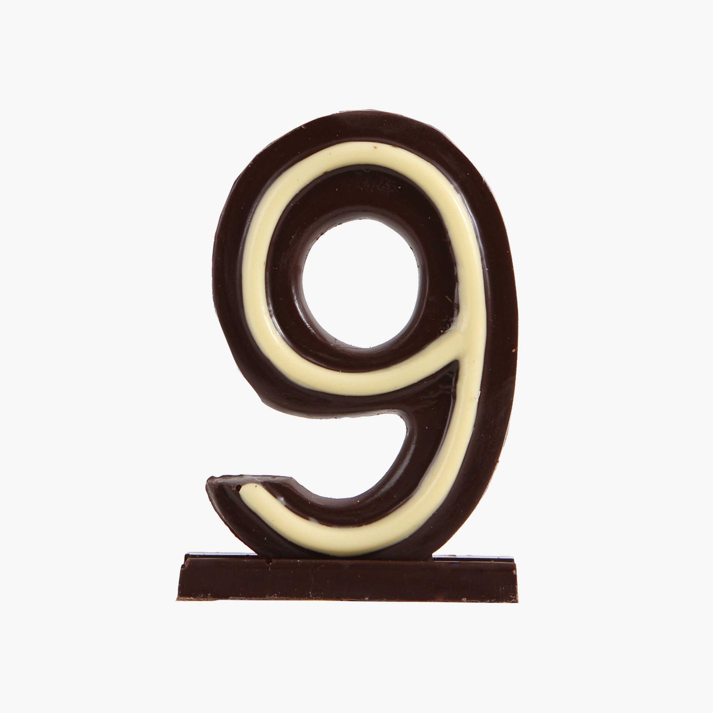 Vela cumpleanos de chocolate n9, disponible en presentación a granel.