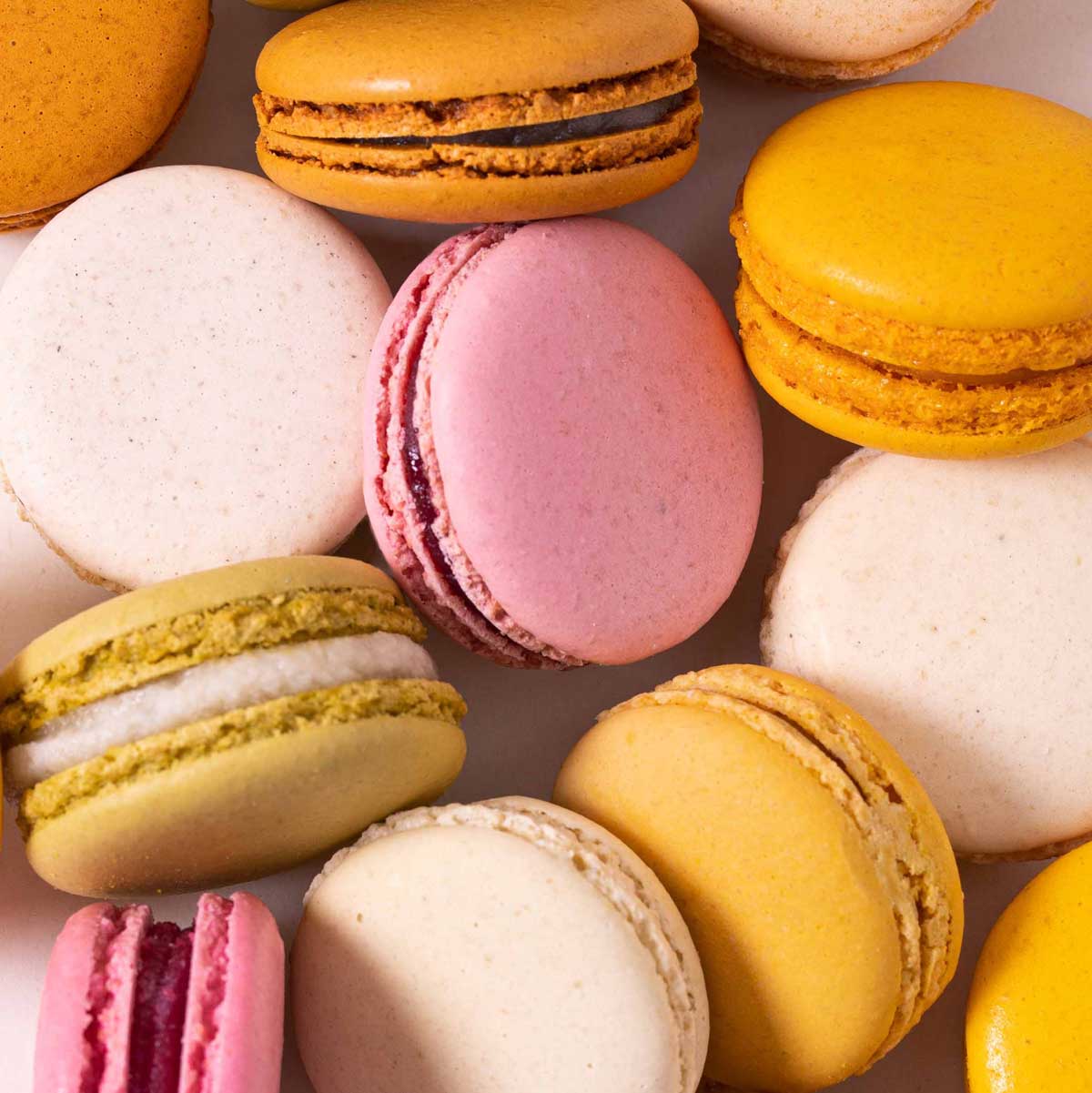 Presentación de Macarons caja 150g, en formato a granel.