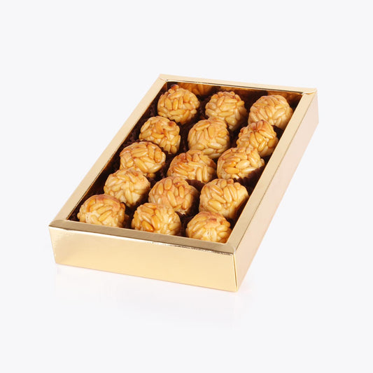 Panellets de pinones caja regalo 15 uds, disponible en presentación a granel.