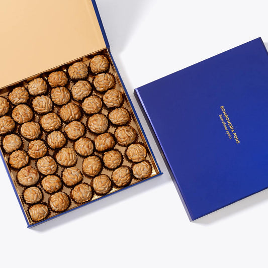 Presentación de Panellets de pinones caja 42 uds, en formato a granel.