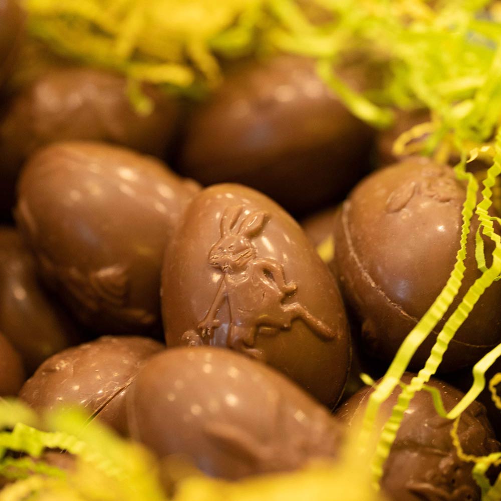 Huevos conejo negro y leche bolsa 12uds, disponible en presentación a granel.