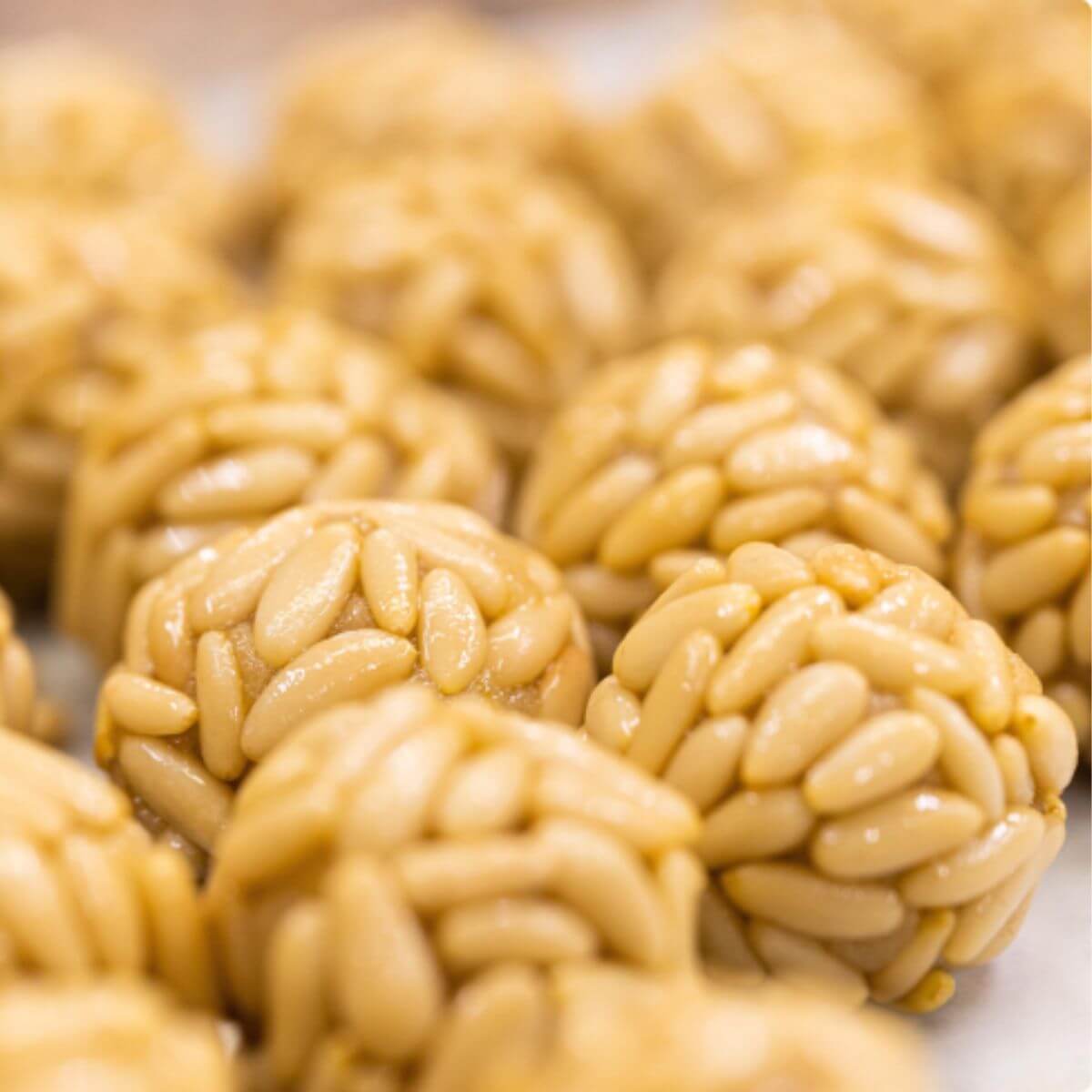 Panellets de Pinyons - Caixa Regal 21 u.